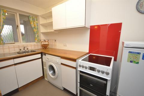1 bedroom flat for sale, Brangwyn Crescent, Colliers Wood SW19