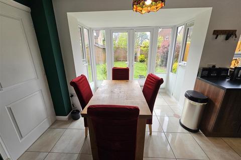 3 bedroom detached house for sale, Lords Court, Retford DN22