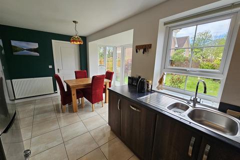 3 bedroom detached house for sale, Lords Court, Retford DN22