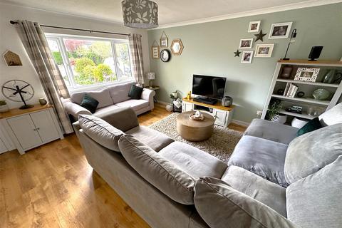 3 bedroom semi-detached house for sale, Queens Close, Sutton Benger, Chippenham