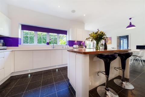 7 Goddard Close, Guildford, GU2 9AG
