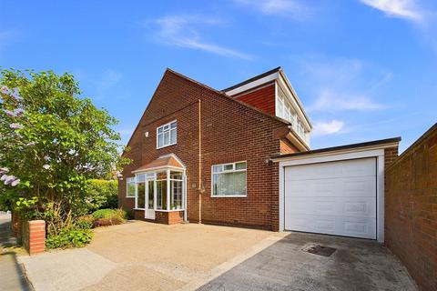3 bedroom detached house for sale, Valley Gardens, Whitley Bay