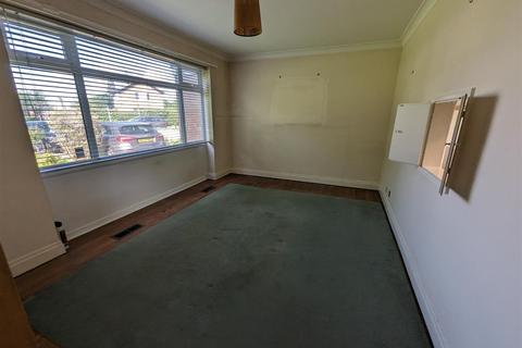32 Edinburgh Drive, Darlington, DL3 8AT