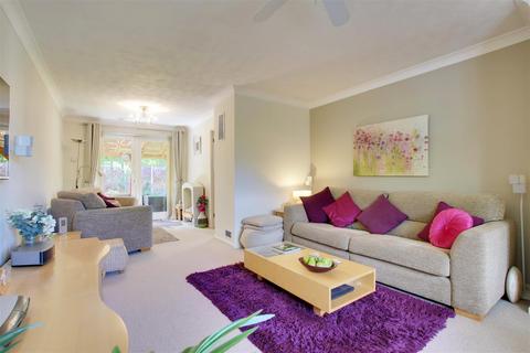 4 bedroom detached house for sale, Benedictine Gate, Cheshunt