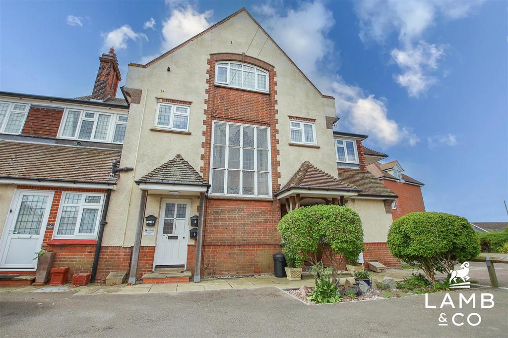 Wash Lane, ClactonOnSea CO15 2 bed for sale £210,000