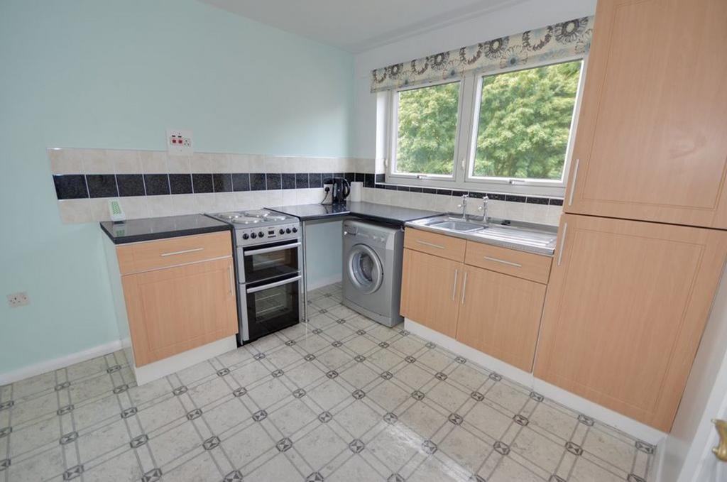Queens Avenue, Pontefract, WF8 2 bed apartment to rent £650 pcm (£150 pw)