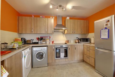 2 bedroom apartment for sale, Crewe Road, Alsager