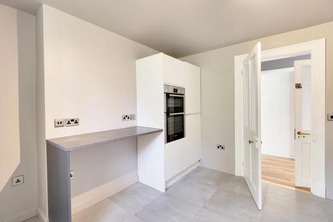 2 bedroom flat to rent, Pittville Lawn, Cheltenham