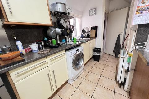 196 Grove Lane, Handsworth, Birmingham, B20 2EX