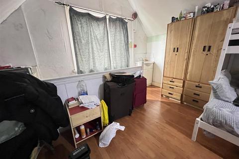 196 Grove Lane, Handsworth, Birmingham, B20 2EX