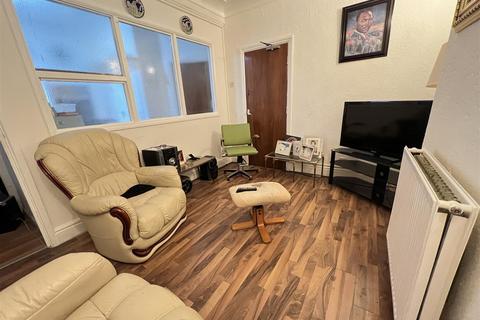 194 Grove Lane, Handsworth, Birmingham, B20 2EX
