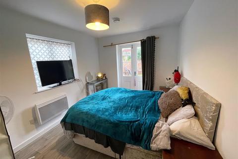 1 bedroom maisonette to rent, High Street, Lymington