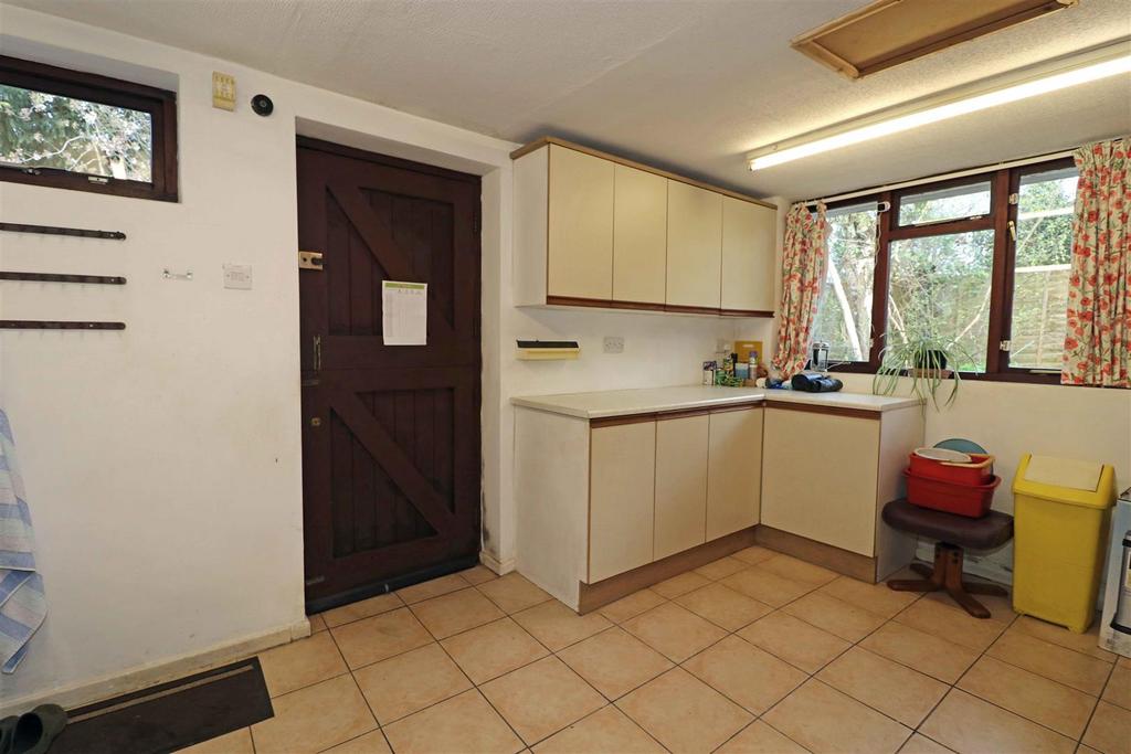 Spacious Utility Room