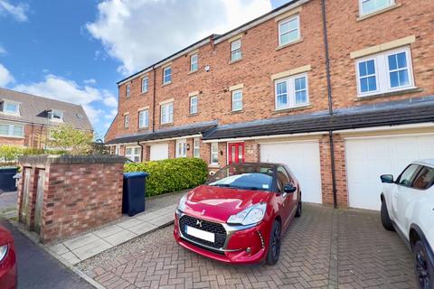 5 bedroom townhouse for sale, Herons Court, Gilesgate, Durham