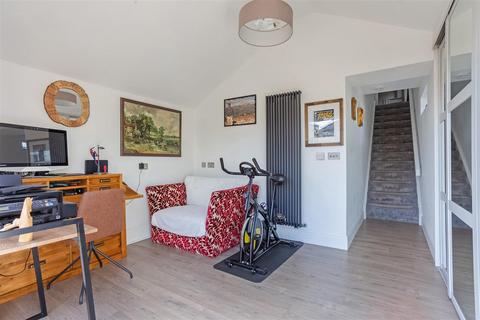 2 bedroom penthouse for sale, Lovel Road, Winkfield