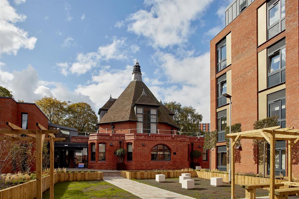 1-10-20 Eden Sq 0313 COURTYARD FRONT.jpg