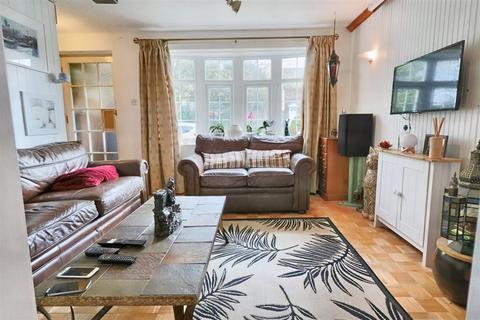 2 bedroom semi-detached house for sale, Lowlands Close, Kessingland, Lowestoft
