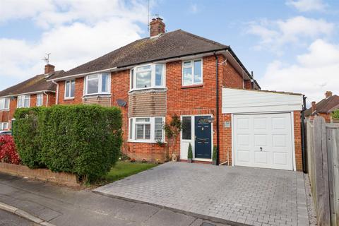 135 Bennetts Road, Horsham, RH13 5JY