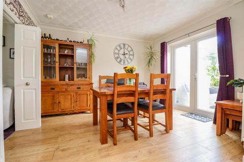 135 Bennetts Road, Horsham, RH13 5JY