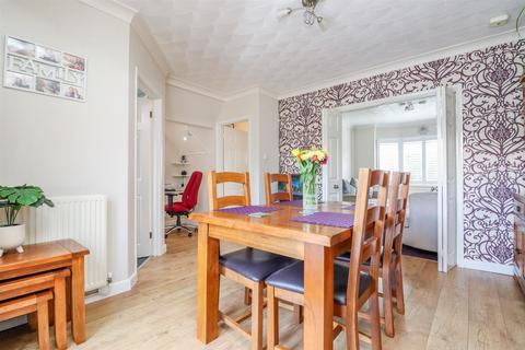 135 Bennetts Road, Horsham, RH13 5JY
