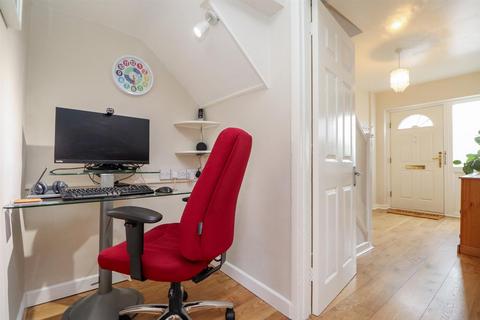 135 Bennetts Road, Horsham, RH13 5JY