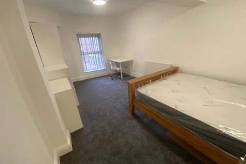 3 bedroom flat to rent, London Road,L3 5LN