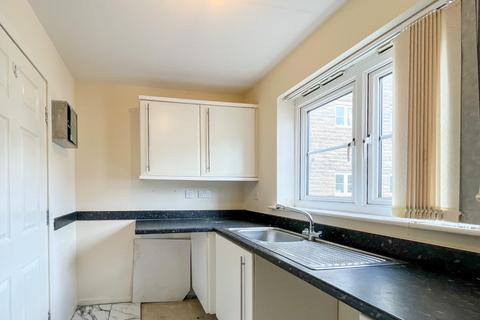 3 bedroom apartment to rent, Highfield Chase, Dewsbury
