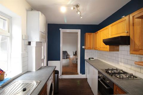 2 bedroom apartment to rent, Biddlestone Road, Heaton, Newcastle Upon Tyne