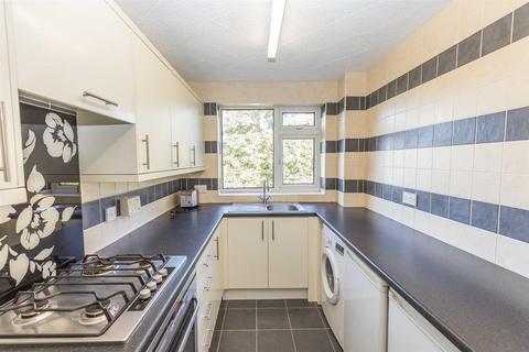 1 bedroom apartment to rent, Rookfield Avenue, Sale