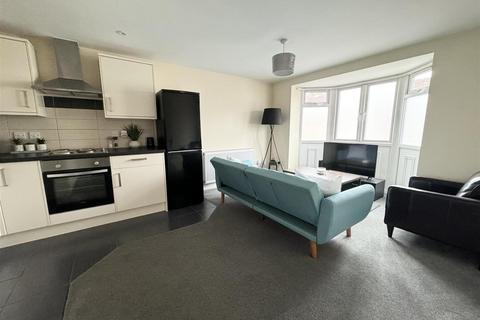 1 bedroom apartment to rent, Canterbury Court, Canterbury Road