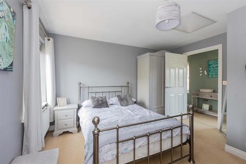 1 bedroom flat for sale, Langtree Avenue, Slough