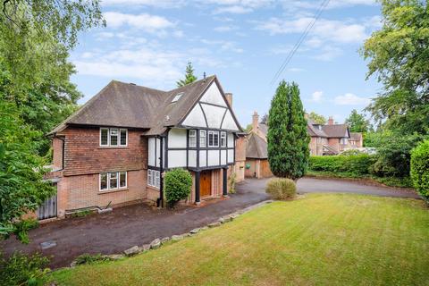 High Wycombe - 6 bedroom detached house to rent