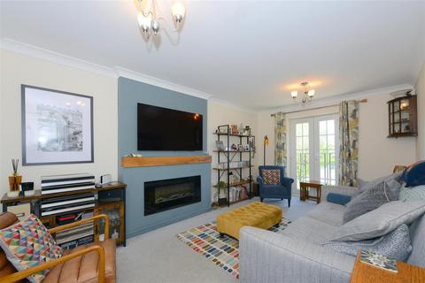 4 bedroom townhouse for sale, The Chestnuts, Cross Houses, Shrewsbury