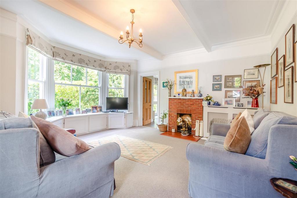 8561639-interior11.jpg
