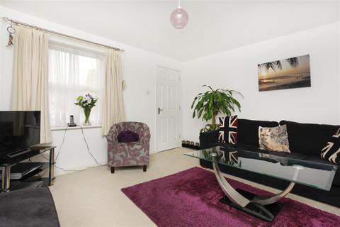 1 bedroom flat to rent, Henry Court, Gordon Road