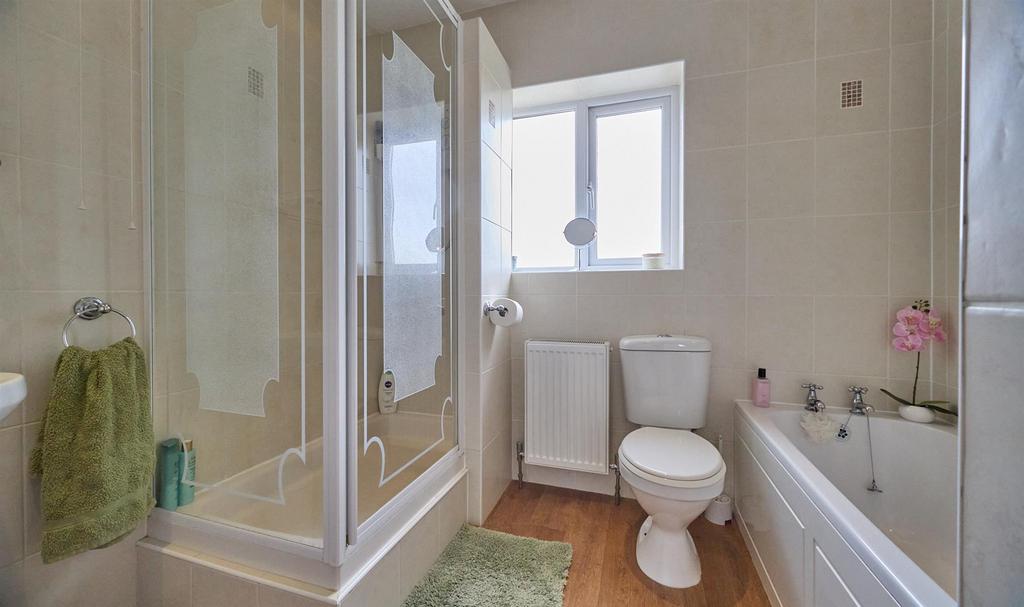 Family bathroom to rear