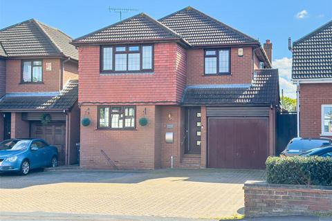 4 bedroom detached house for sale, Main Road, Hockley SS5