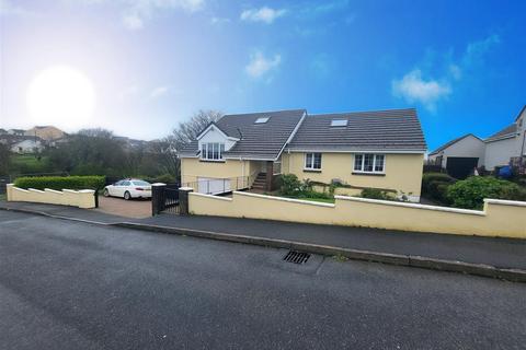 5 bedroom detached house for sale - Lilac Close, Milford Haven
