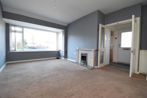 2 bedroom semi-detached bungalow to rent, Thornhill Drive, Wakefield WF2