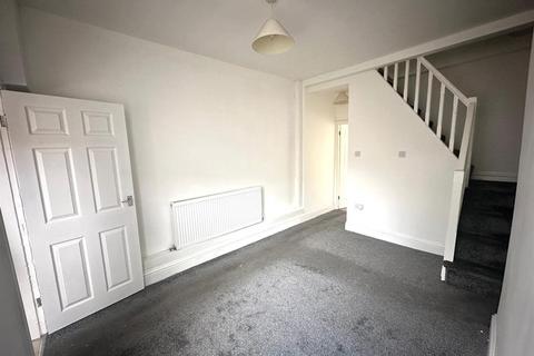 3 bedroom end of terrace house to rent, Peel Street, Kidderminster