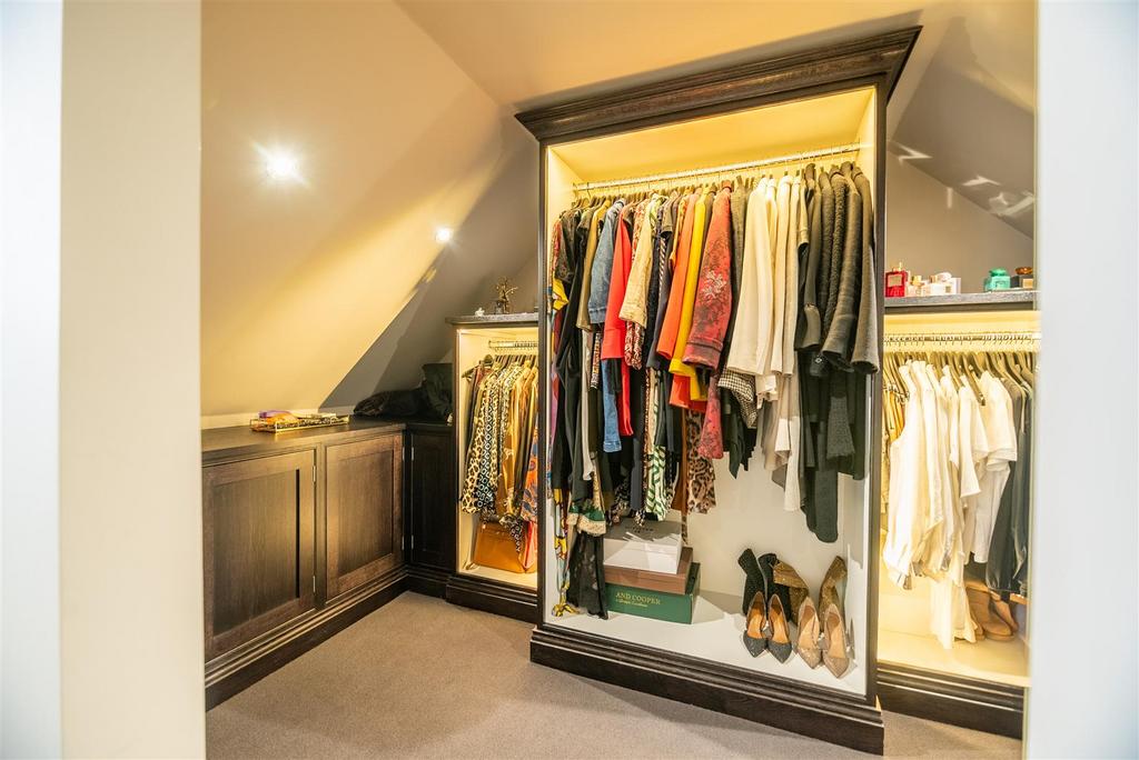 Walk in wardrobe