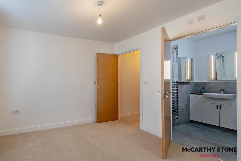 8591742-interior1-800.jpg