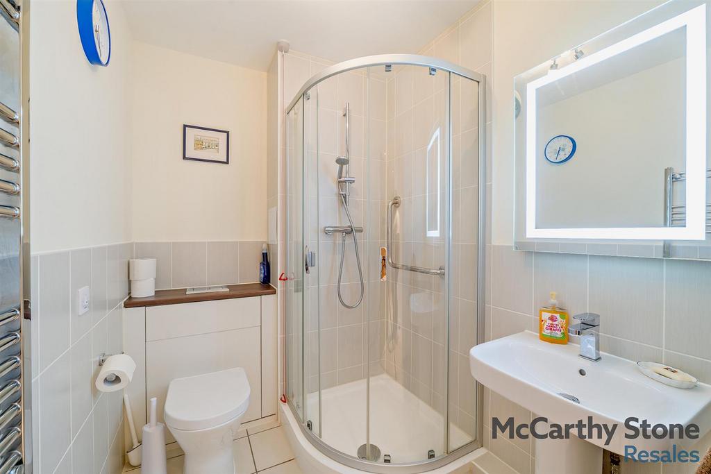 Shower Room:
