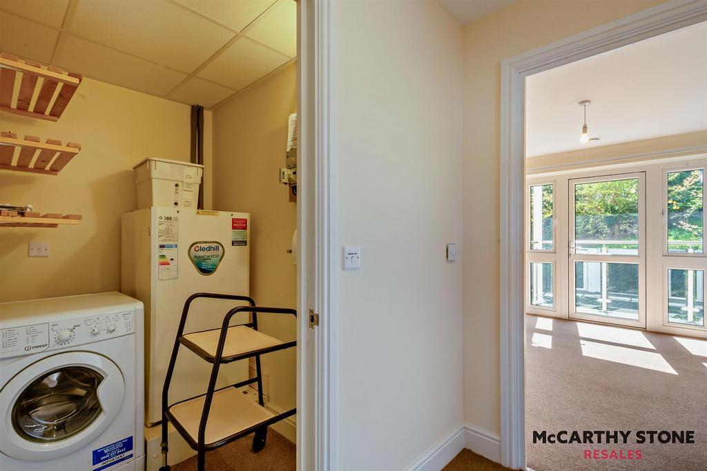 8592212-interior04-800.jpg