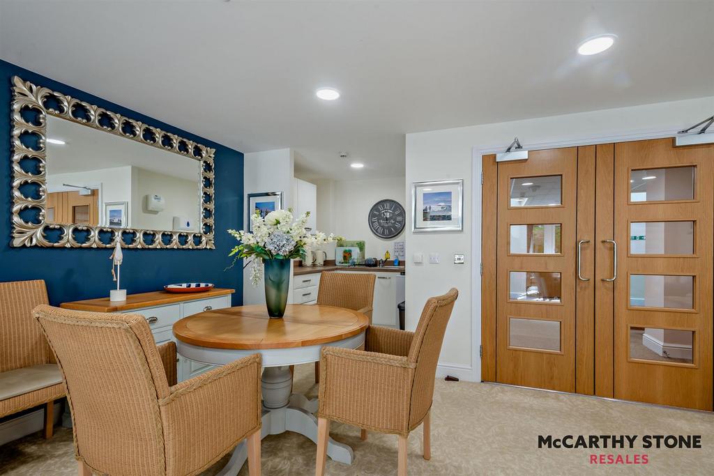 8592212-interior02-800.jpg