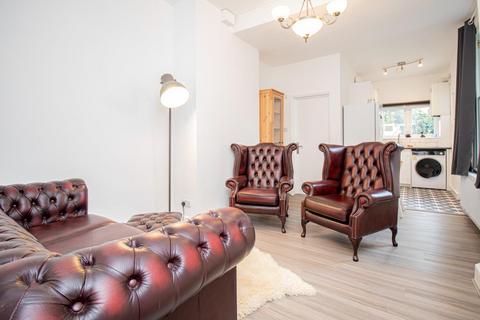 2 bedroom flat to rent, Cleveleys Road, London, E5