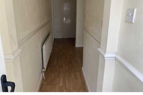 2 bedroom flat to rent, Hampstead Road, Newcastle upon Tyne, NE4 8TP