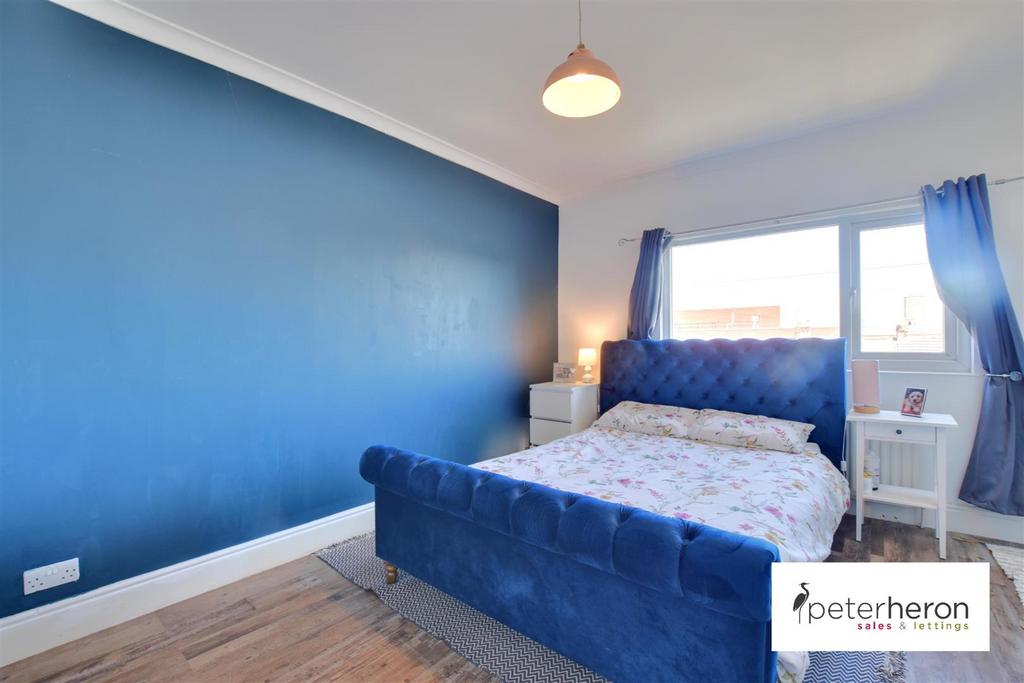 Bedroom 1 (rear)