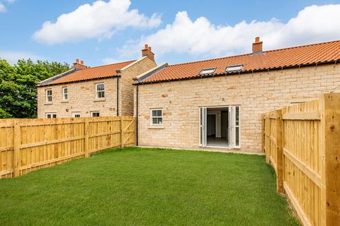 2 bedroom end of terrace house for sale, Cayton at St Johns View Church Lane, Cayton YO11