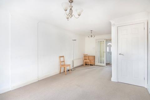 22 Barton Close, London, E6 5QE